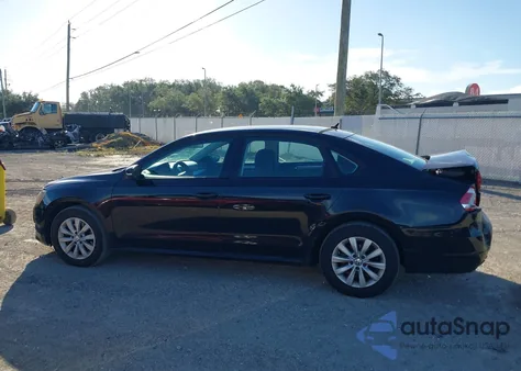 2013 Volkswagen Passat 2.5L S из США, поврежденный, VIN 1VWAP7A34DC087873